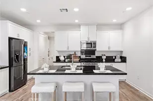 102 Trailblaze, Irvine, CA 92618 - Photo 12