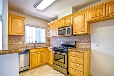131 E 21st Street, Costa Mesa, CA 92627 - Photo 26
