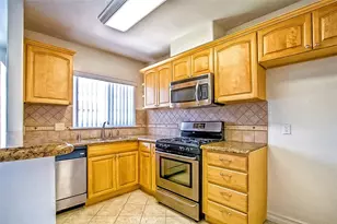 131 E 21st St, Costa Mesa, CA 92627 - Photo 26