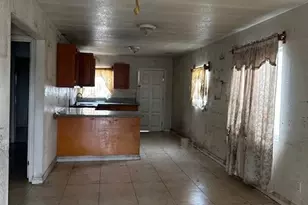 8103 E Holmes Ave Ave, Los Angeles, CA 90001 - Photo 2