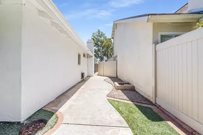 1094 Sea Bluff, Costa Mesa, CA 92627 - Photo 38