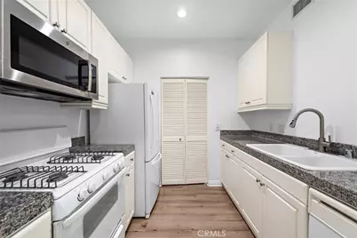 3131 Watermarke, Irvine, CA 92612 - Photo 6