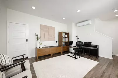 108 Cadence, Irvine, CA 92618 - Photo 2