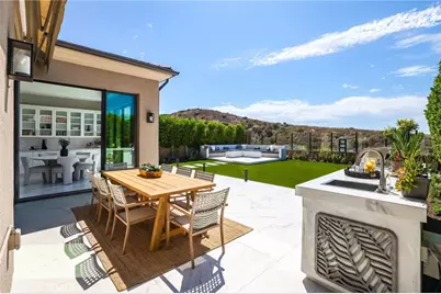 118 Tomahawk, Irvine, CA 92618 - Photo 2