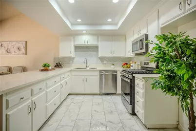 2528 -D N Tustin, Santa Ana, CA 92705 - Photo 18