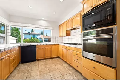 20232 Gifford Street, Winnetka, CA 91306 - Photo 4