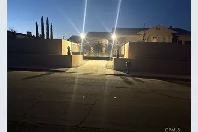 16192 Molino, Victorville, CA 92395 - Photo 2