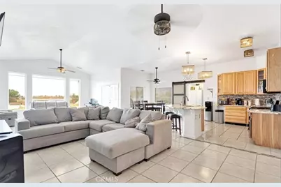 16192 Molino, Victorville, CA 92395 - Photo 12
