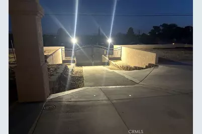 16192 Molino, Victorville, CA 92395 - Photo 6