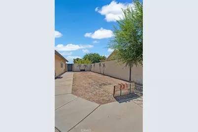 7592 Redwood Avenue, Hesperia, CA 92345 - Photo 48