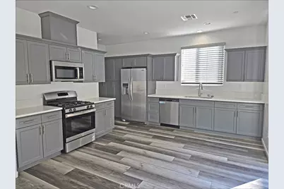 3021 N Sowell Street, Visalia, CA 93291 - Photo 2