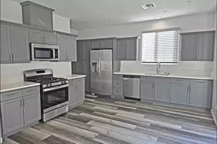 3021 N Sowell St, Visalia, CA 93291 - Photo 2
