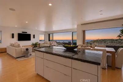 1554 E Oceanfront, Newport Beach, CA 92661 - Photo 4