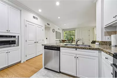 95 Mayfair, Irvine, CA 92620 - Photo 6