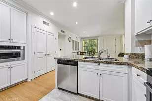 95 Mayfair, Irvine, CA 92620 - Photo 6