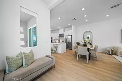 303 Baluster, Irvine, CA 92618 - Photo 4