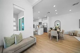 303 Baluster, Irvine, CA 92618 - Photo 4