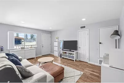 1554 Border #B, Corona, CA 92882 - Photo 2