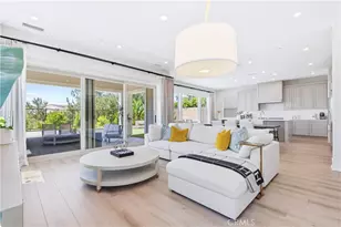 63 Longchamp, Irvine, CA 92602 - Photo 4