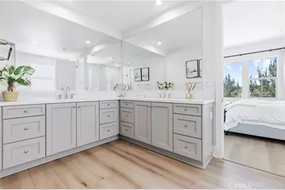 63 Longchamp, Irvine, CA 92602 - Photo 30