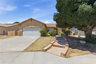 2011 Astor Ct, Lancaster, CA 93536 - Photo 2