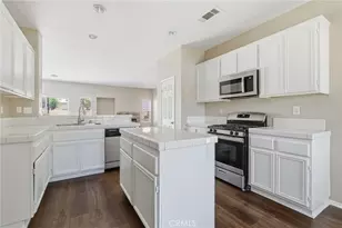 2011 Astor Ct, Lancaster, CA 93536 - Photo 10