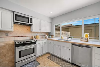10290 Pinto River Court, Fountain Valley, CA 92708 - Photo 14