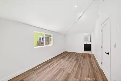 7117 Natick, Van Nuys, CA 91405 - Photo 2