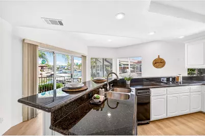 24140 Cruise Circle, Canyon Lake, CA 92587 - Photo 6
