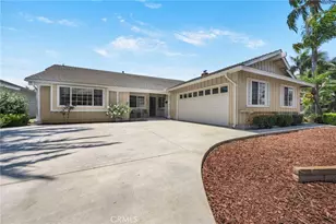 19541 Hartsdale, Huntington Beach, CA 92646 - Photo 2