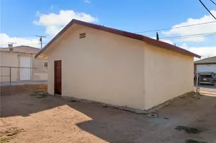 16754 Merrill St, Victorville, CA 92395 - Photo 28