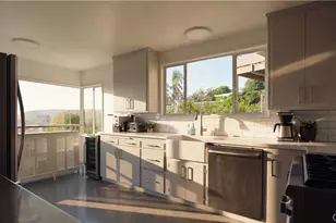 933 Coast View Dr, Laguna Beach, CA 92651 - Photo 16