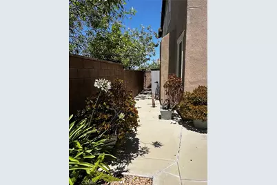 11555 Valley Oak Lane, Corona, CA 92883 - Photo 8