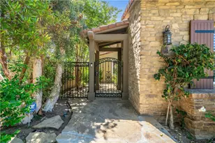 66 Eclipse, Irvine, CA 92620 - Photo 4