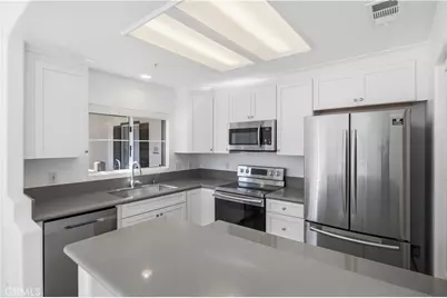 2960 Champion #805, Tustin, CA 92782 - Photo 8