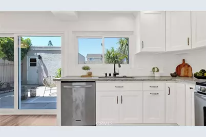 2160 W Wellington Circle, Anaheim, CA 92804 - Photo 8