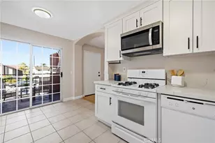 409 Utica D34, Huntington Beach, CA 92648 - Photo 8