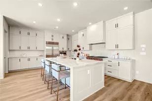204 Alora, Irvine, CA 92618 - Photo 6