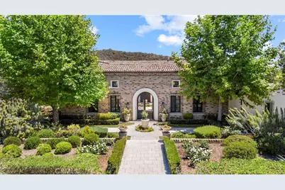 40 Echo Glen, Irvine, CA 92603 - Photo 2