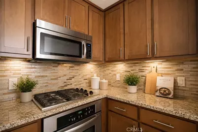 21301 Erwin Street #305, Woodland Hills, CA 91367 - Photo 12