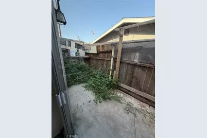 681 Victoria, Costa Mesa, CA 92627 - Photo 2