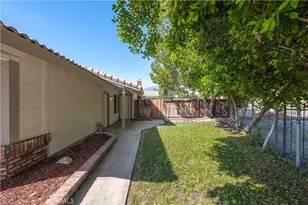 27394 Rustic Ln, Highland, CA 92346 - Photo 4