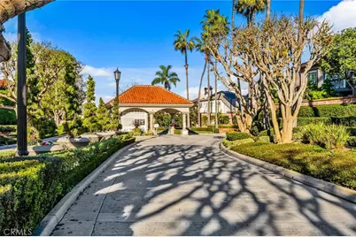 19281 Meadowood, Huntington Beach, CA 92648 - Photo 36