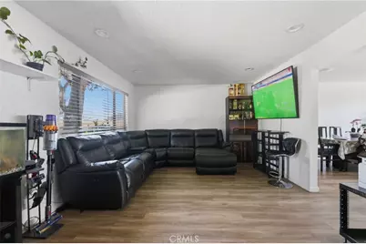 10015 Karmont Avenue, South Gate, CA 90280 - Photo 6