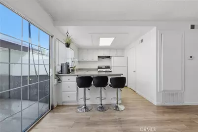 10015 Karmont Avenue, South Gate, CA 90280 - Photo 12