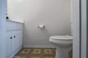 10015 Karmont Ave, South Gate, CA 90280 - Photo 10