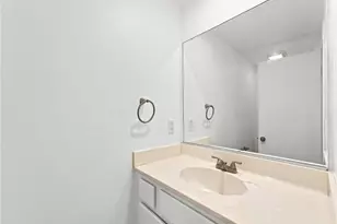 28525 Sugar Pine Way, Saugus, CA 91390 - Photo 16