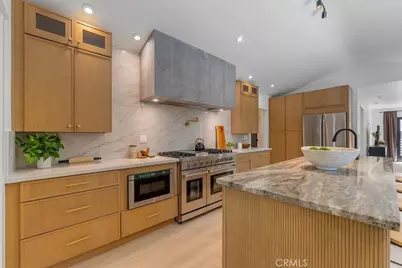 584 N Plymouth Boulevard, Los Angeles, CA 90004 - Photo 12