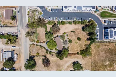 25071 Monroe, Murrieta, CA 92562 - Photo 2