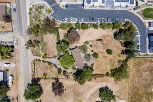 25071 Monroe, Murrieta, CA 92562 - Photo 2
